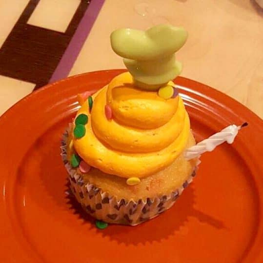 Goofy birthday cupcake