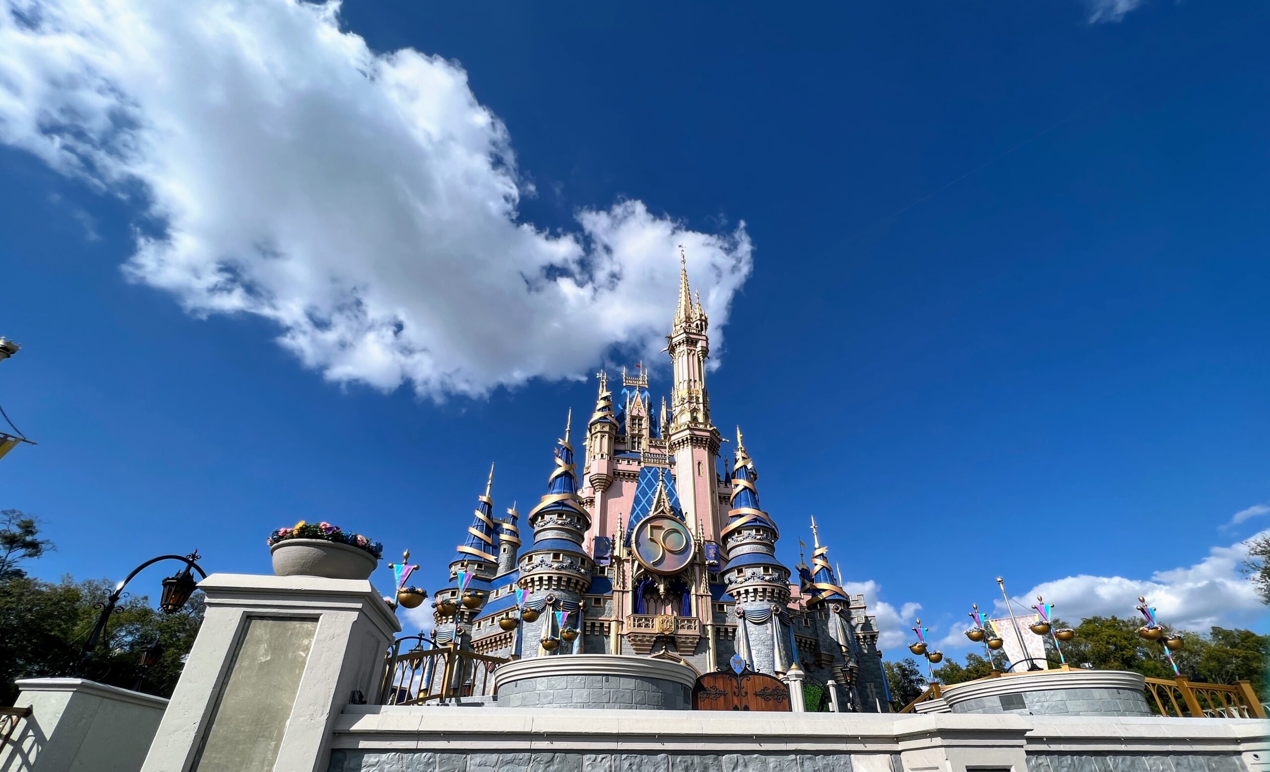 Cinderella castle at Walt Disney World. 60 day reservation tip sheet and timeline for bookings. 
