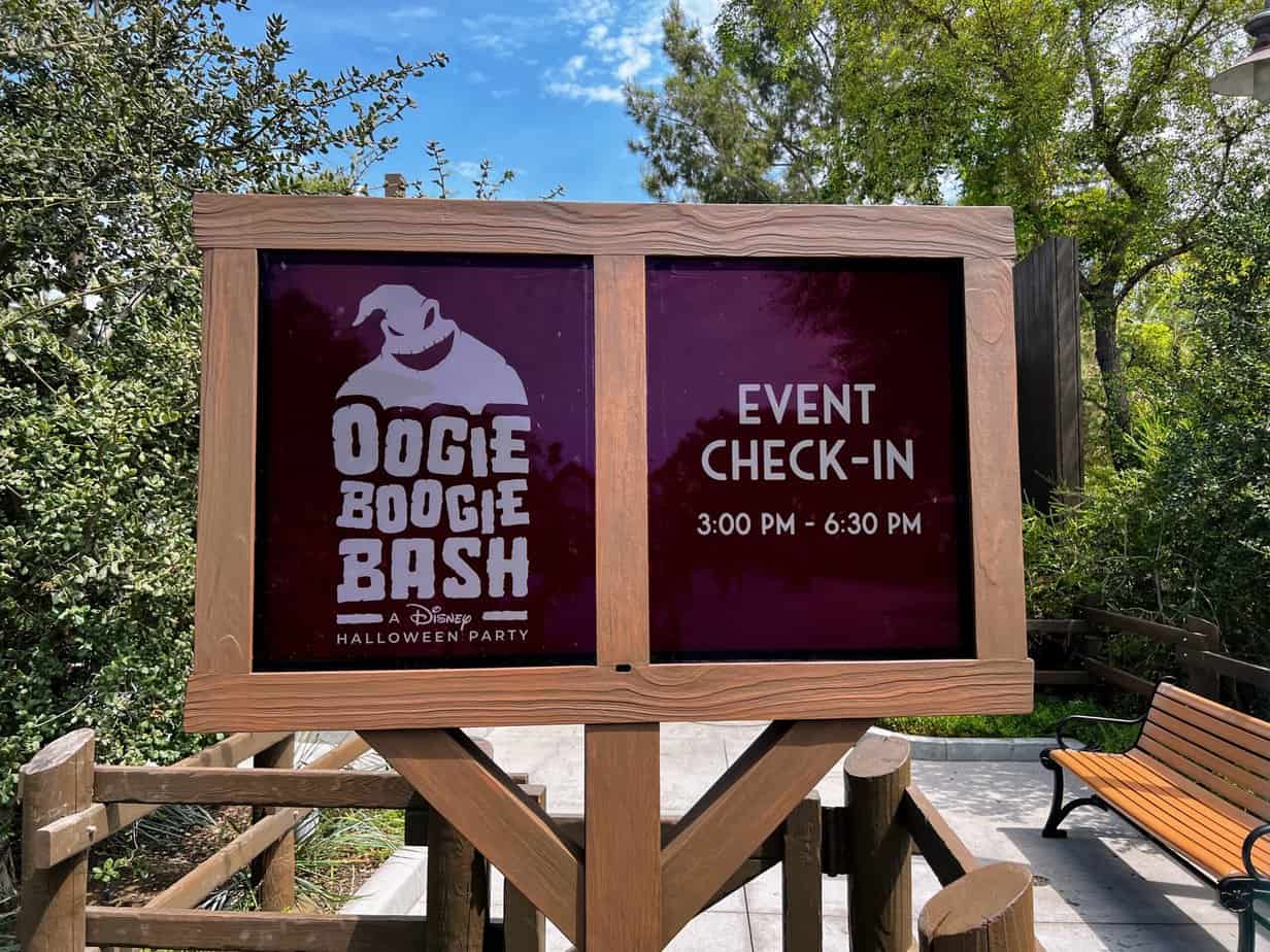 oogie boogie bash tips: check in early