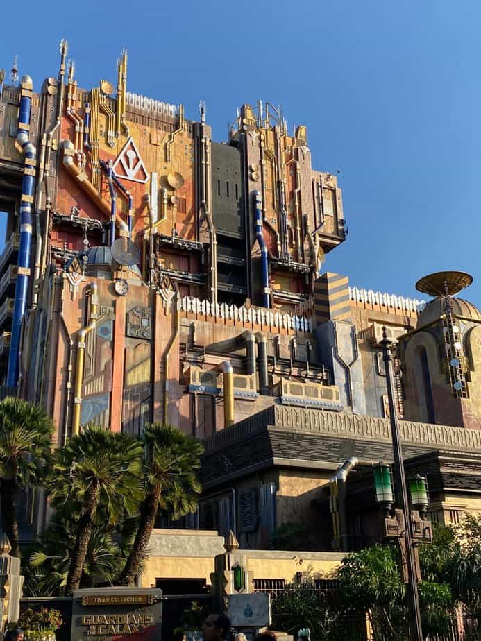 is disneyland busy in January? best days to visit Guardians of the Galaxy mission breakout. 