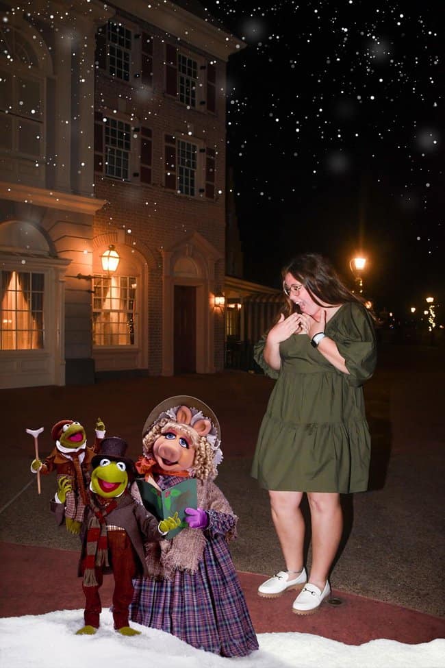 MVMCP Magic Shot Locations : Muppets Christmas Carol in Libery Square. Magic Shots at Mickey's Very Merry Christmas Party