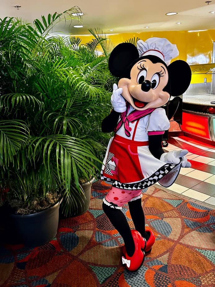 minnie mouse chef mickeys character dining.