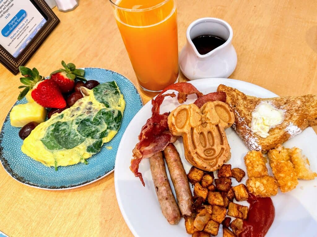 best disney character dining: cape may cafe minnie's beach bash breakfast review