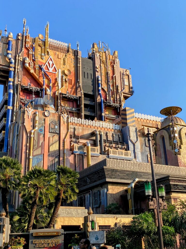 is guardians of the galaxy mission breakout scary? parents ride guide. outside of the ride building. 