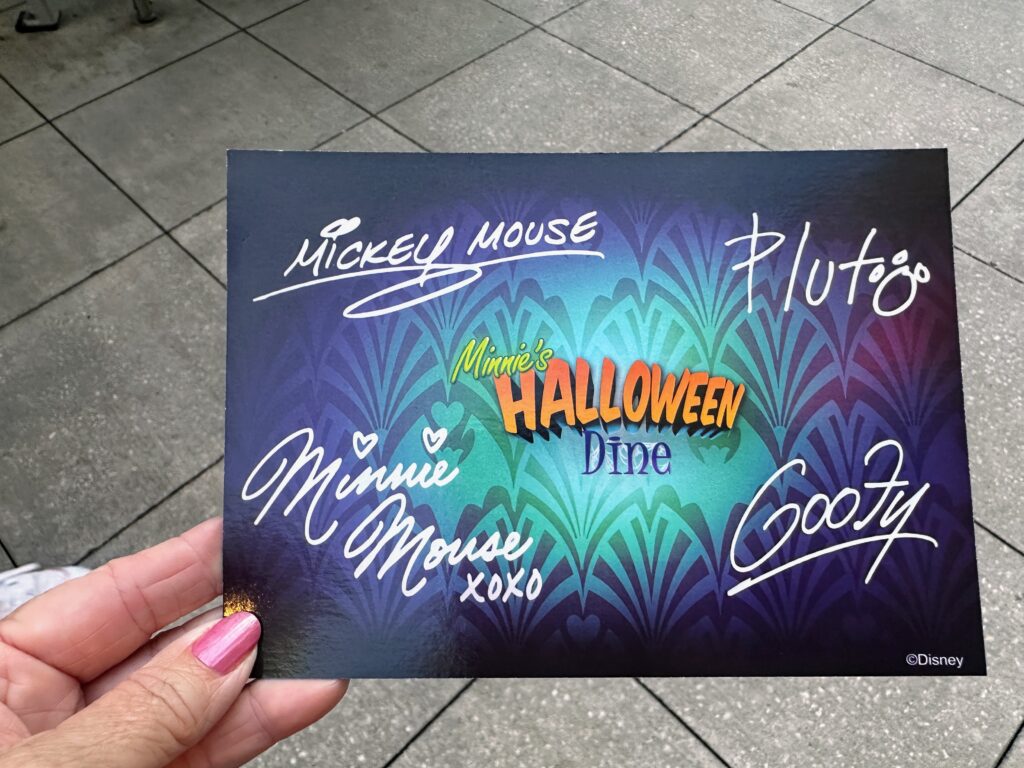 Minnie's halloween dine autograph card