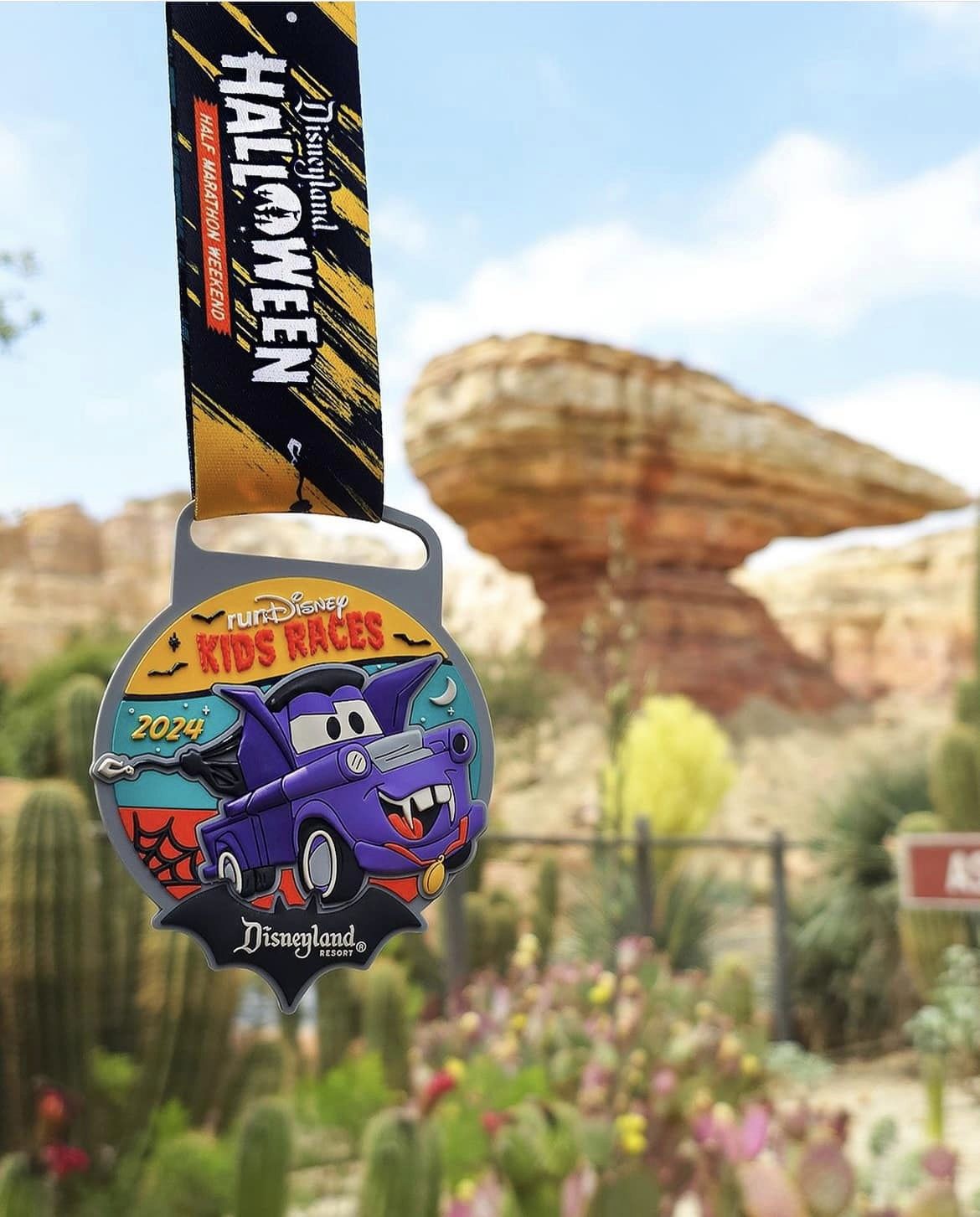 2024 kids races halloween half marathon medals