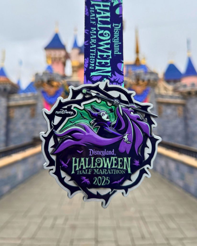 disneyland-2025-halloween-half-medal